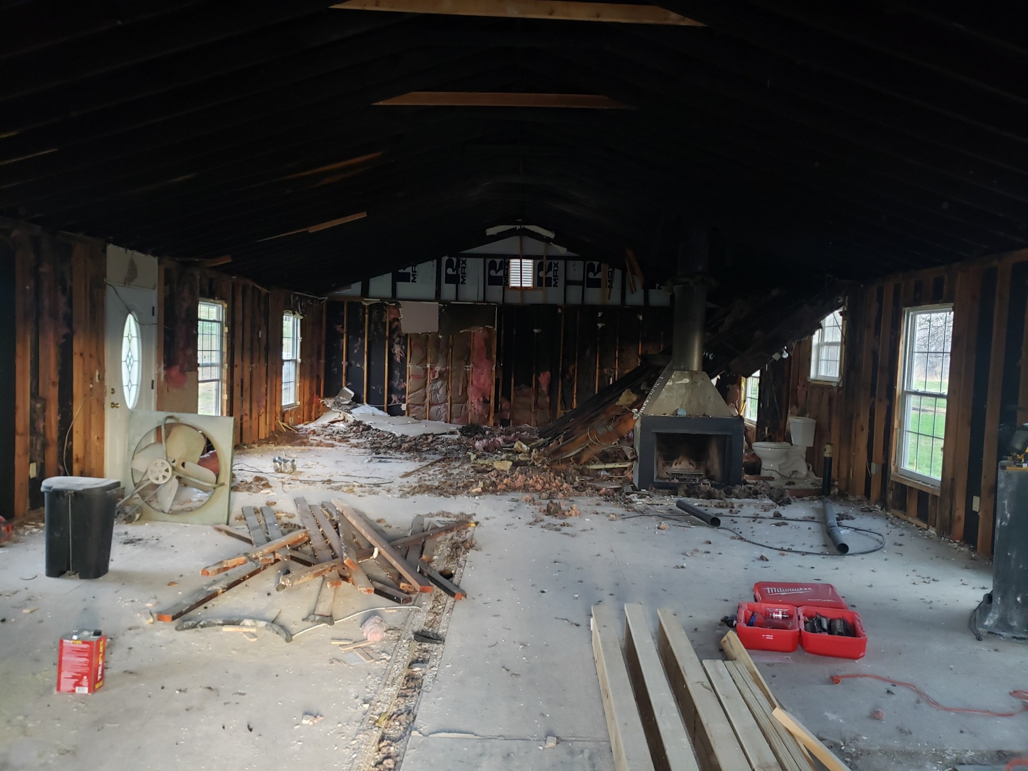 595 Aplin Branch Road Cottontown, TN 37048 - Photo 4 of 8 a backyard of a house with table and chairs