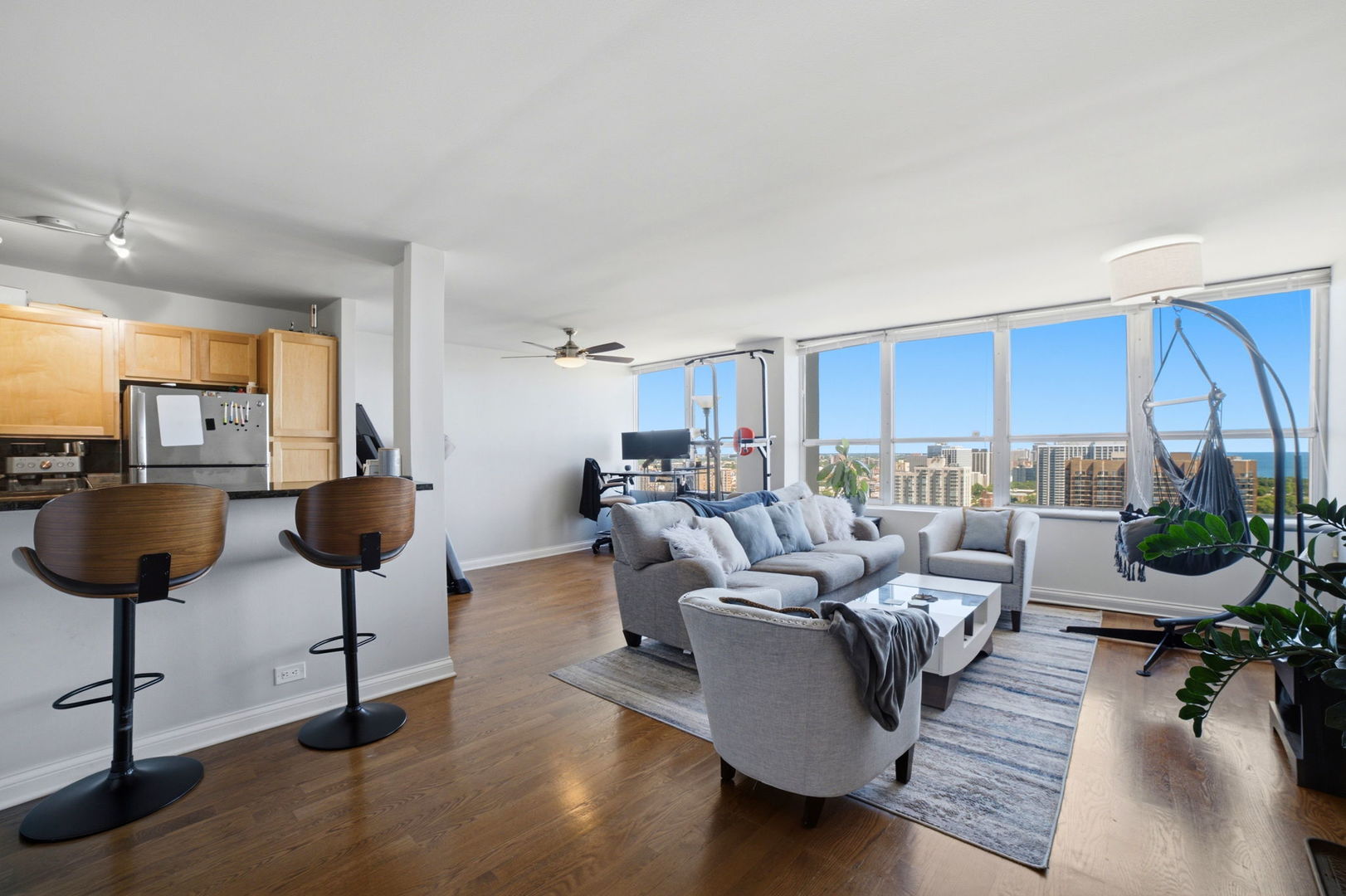 655 West Irving Park Road, Unit 2704 Chicago, IL 60613 - Photo 2 of 27