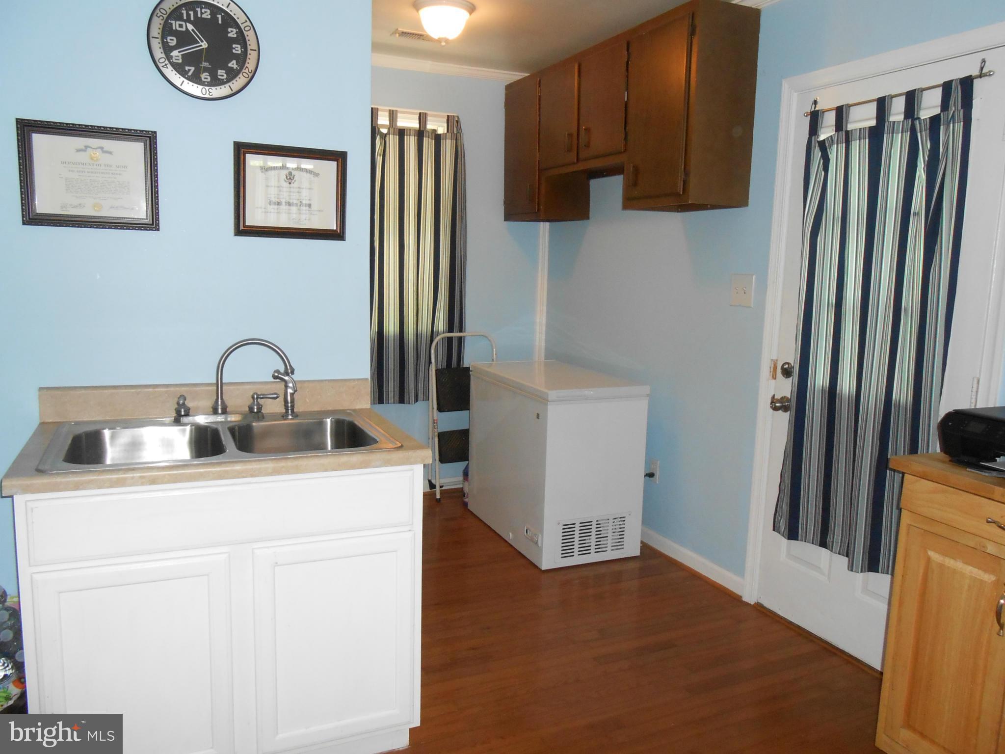 244 Oak Heights Road Front Royal, VA 22630 - Photo 10 of 30 2nd Master - Mother in Law Suite