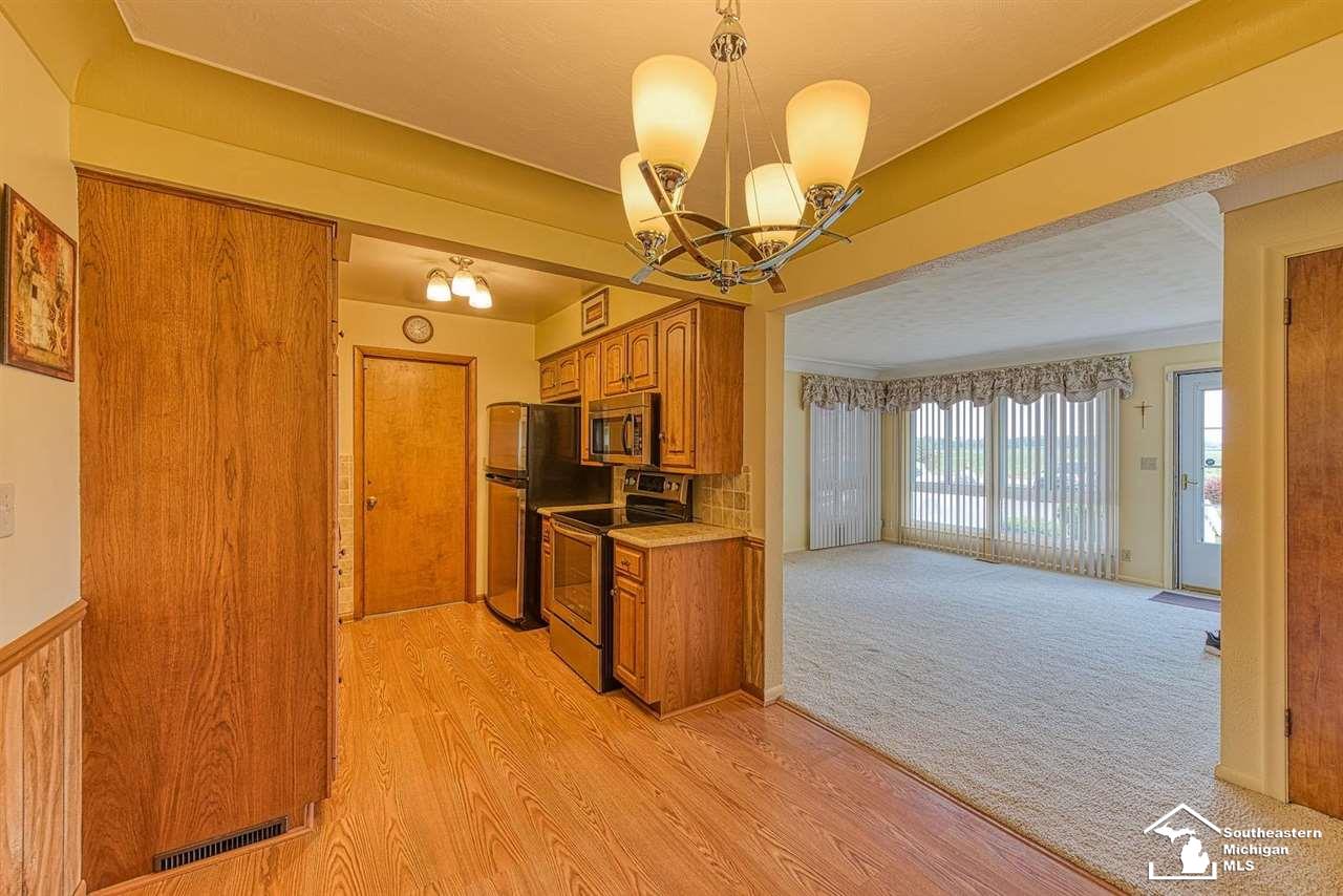 2152 West Rauch Temperance, MI 48182 - Photo 11 of 24