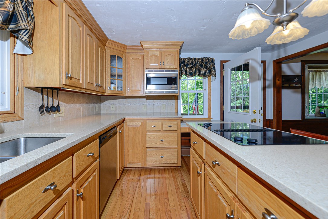 132 Sheffield Hill Road Exeter, RI 02822 - Photo 17 of 36