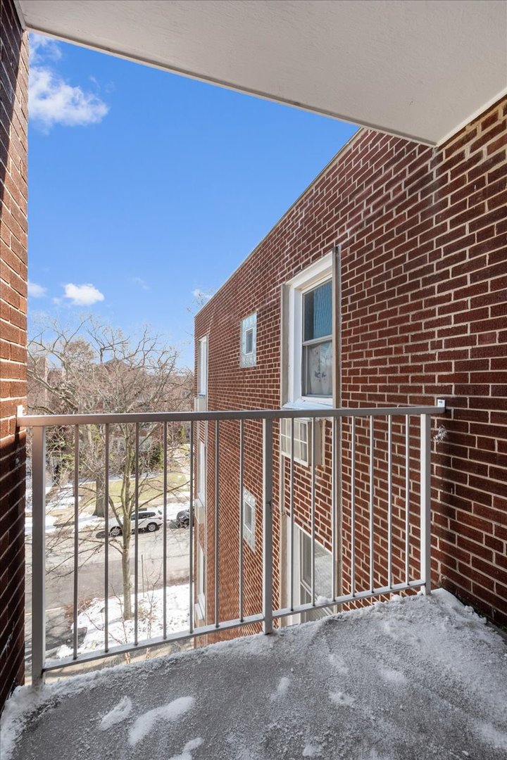 1310 Maple Avenue, Unit 5C Evanston, IL 60201 - Photo 18 of 21