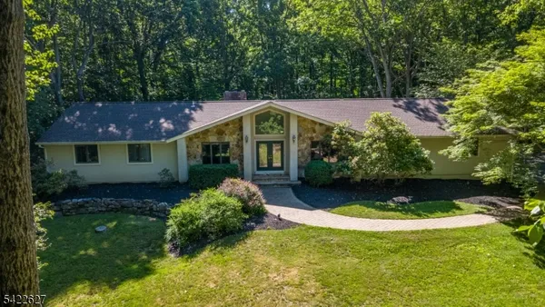 $885,000 | 207 Deerlea Lane, Boonton, NJ 07005