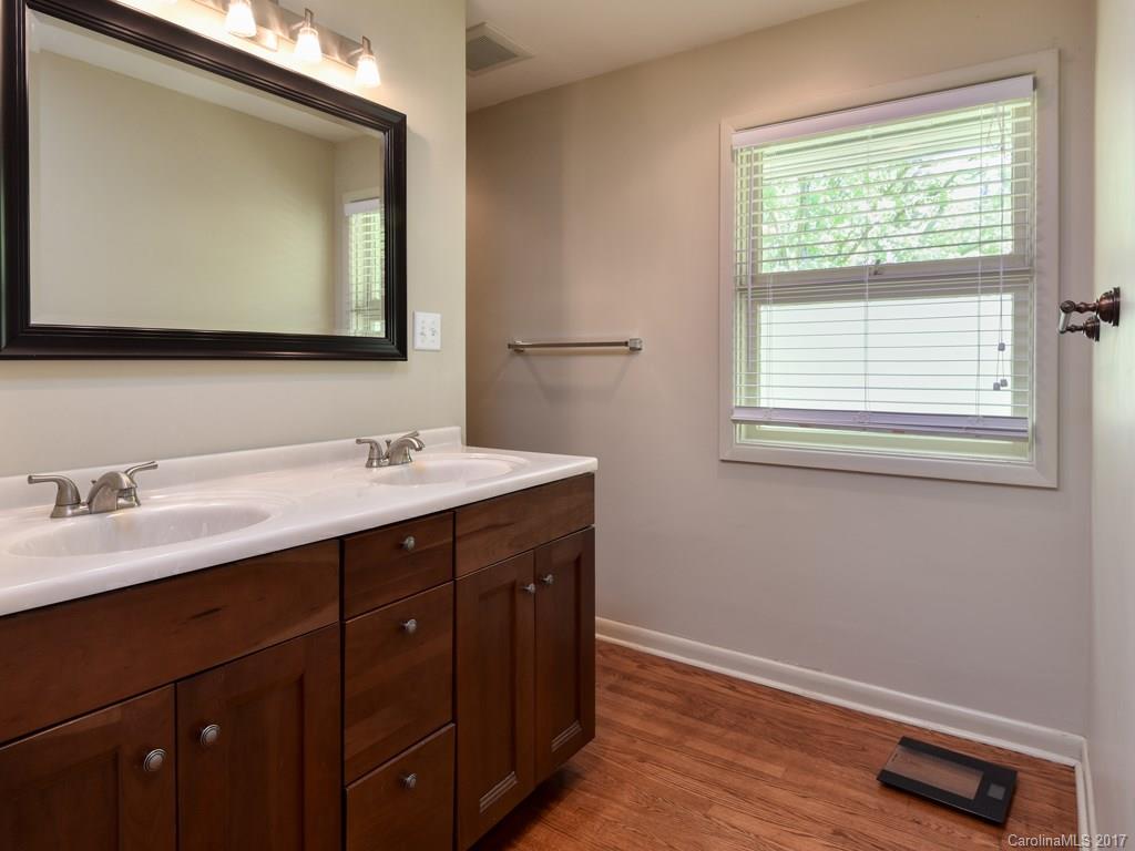 117 Red Oak Road Asheville, NC 28804 - Photo 11 of 24 Gallery Image 11