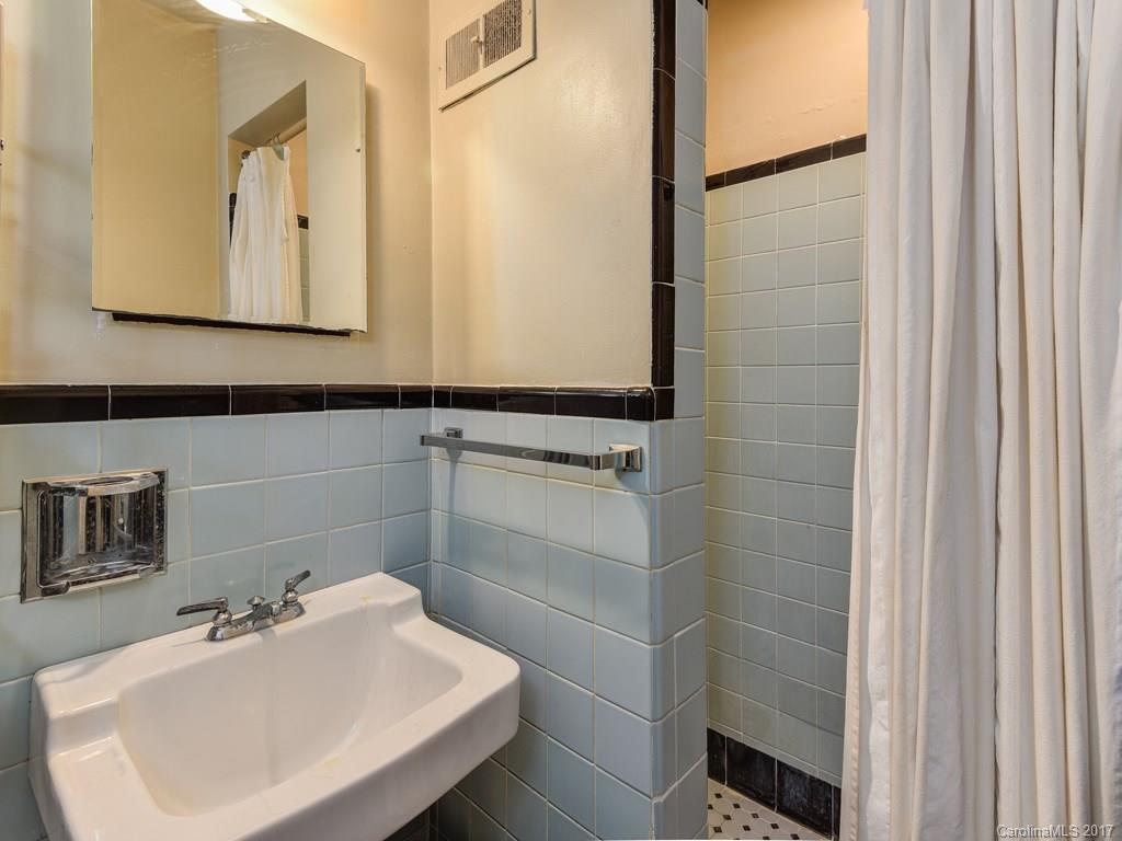 117 Red Oak Road Asheville, NC 28804 - Photo 14 of 24 Gallery Image 14