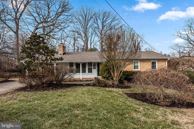 a outdoor living space with furniture and garden view