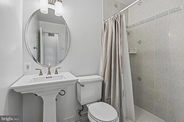 $3,500 | 3412 Ramsgate Terrace, Alexandria, VA 22309