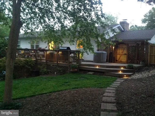 a view of park with deck