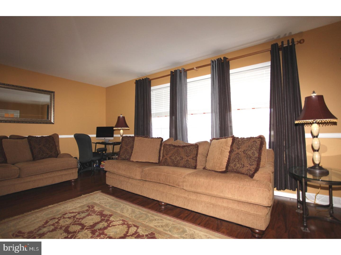 1475 Rosebud Road Southampton, PA 18966 - Photo 3 of 25 Living Room