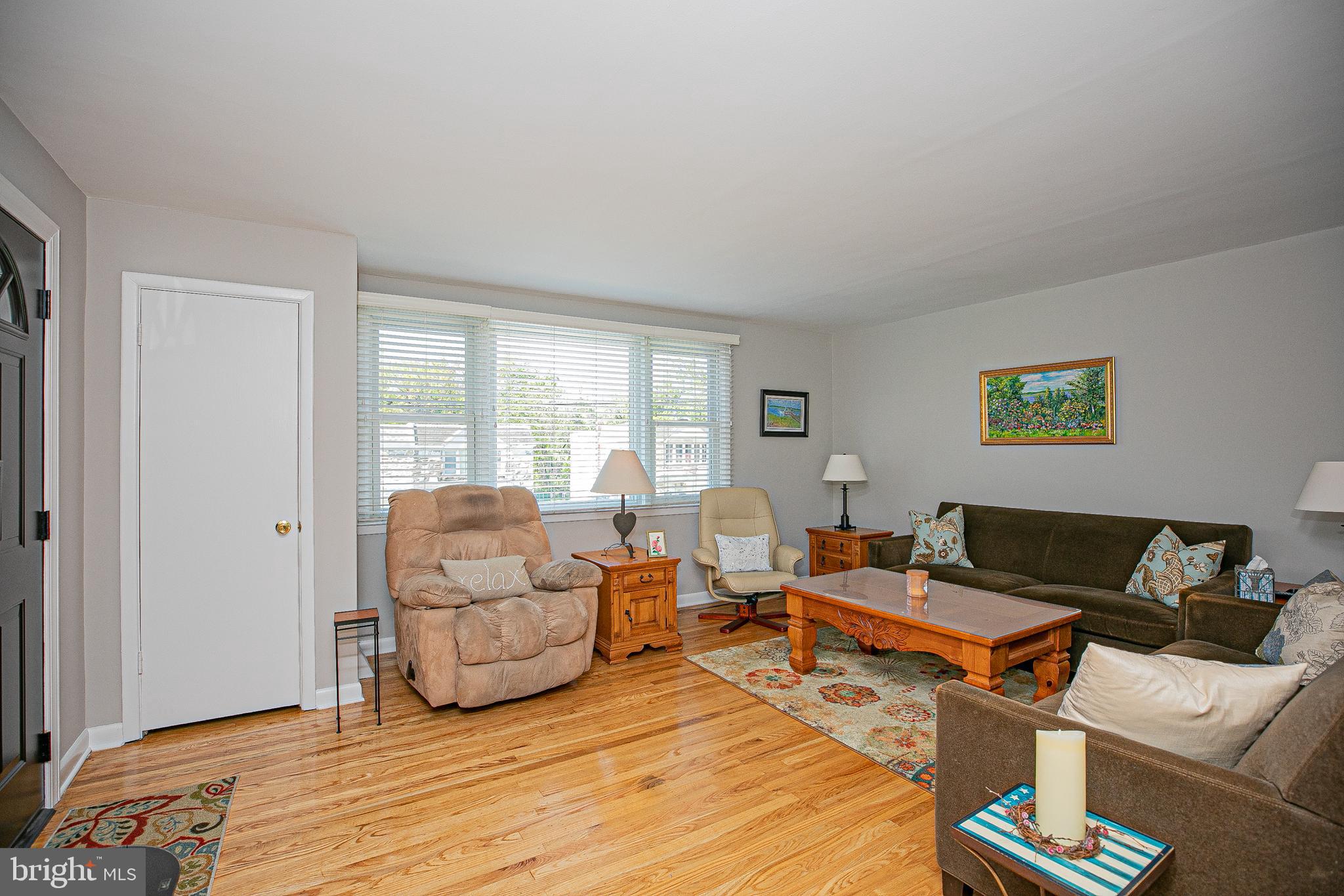 727 Hill Road Philadelphia, PA 19128 - Photo 5 of 36 Gallery Image 5