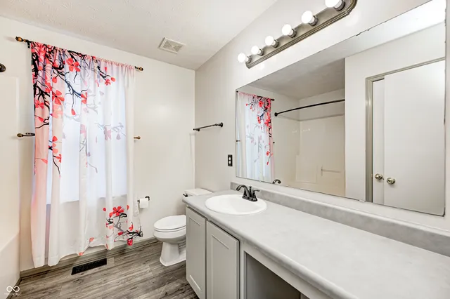 $240,000 | 9144 Timpani Way, Indianapolis, IN 46231