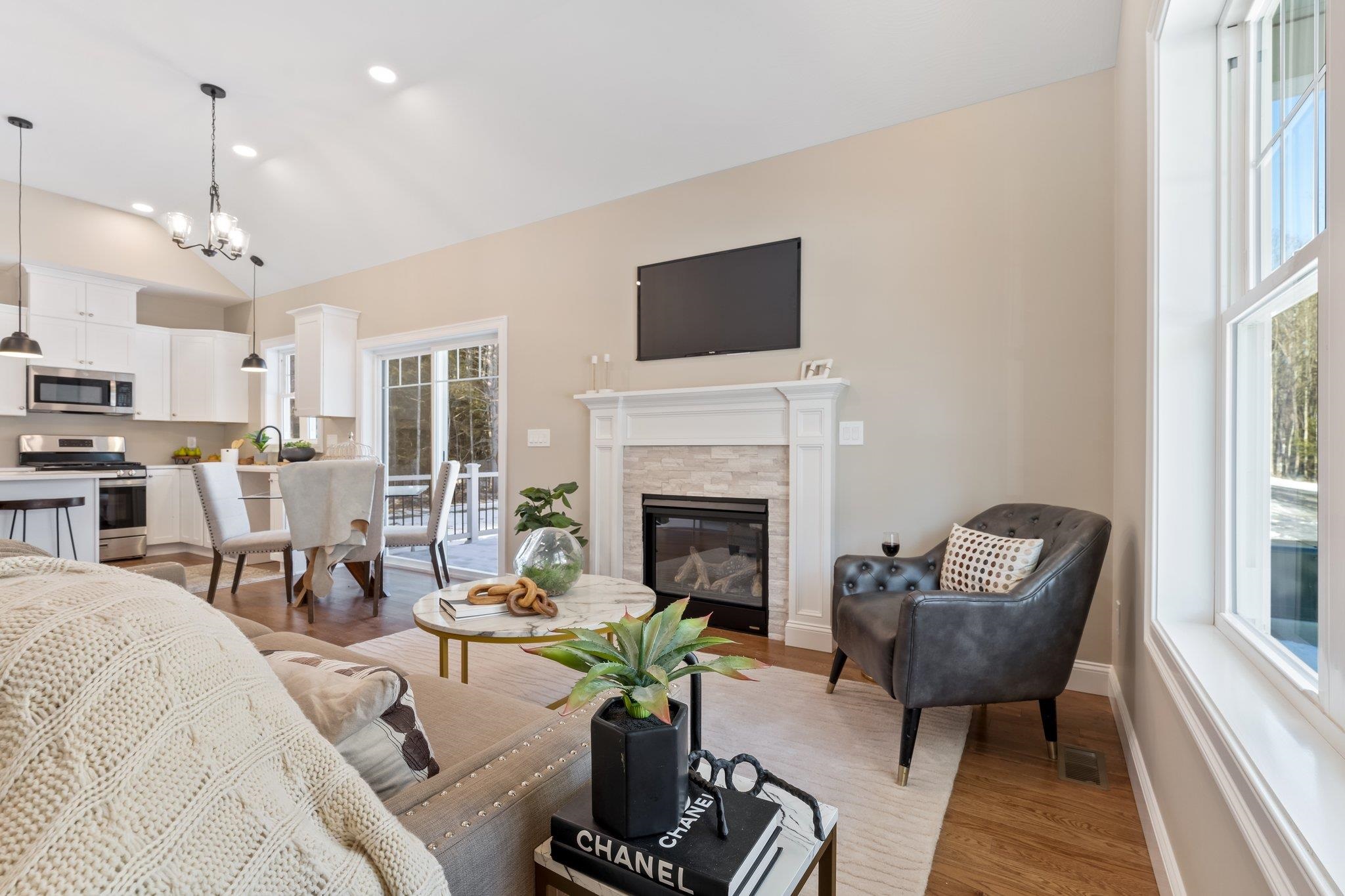 2 A Renee Drive Amherst, NH 03031 - Photo 4 of 19