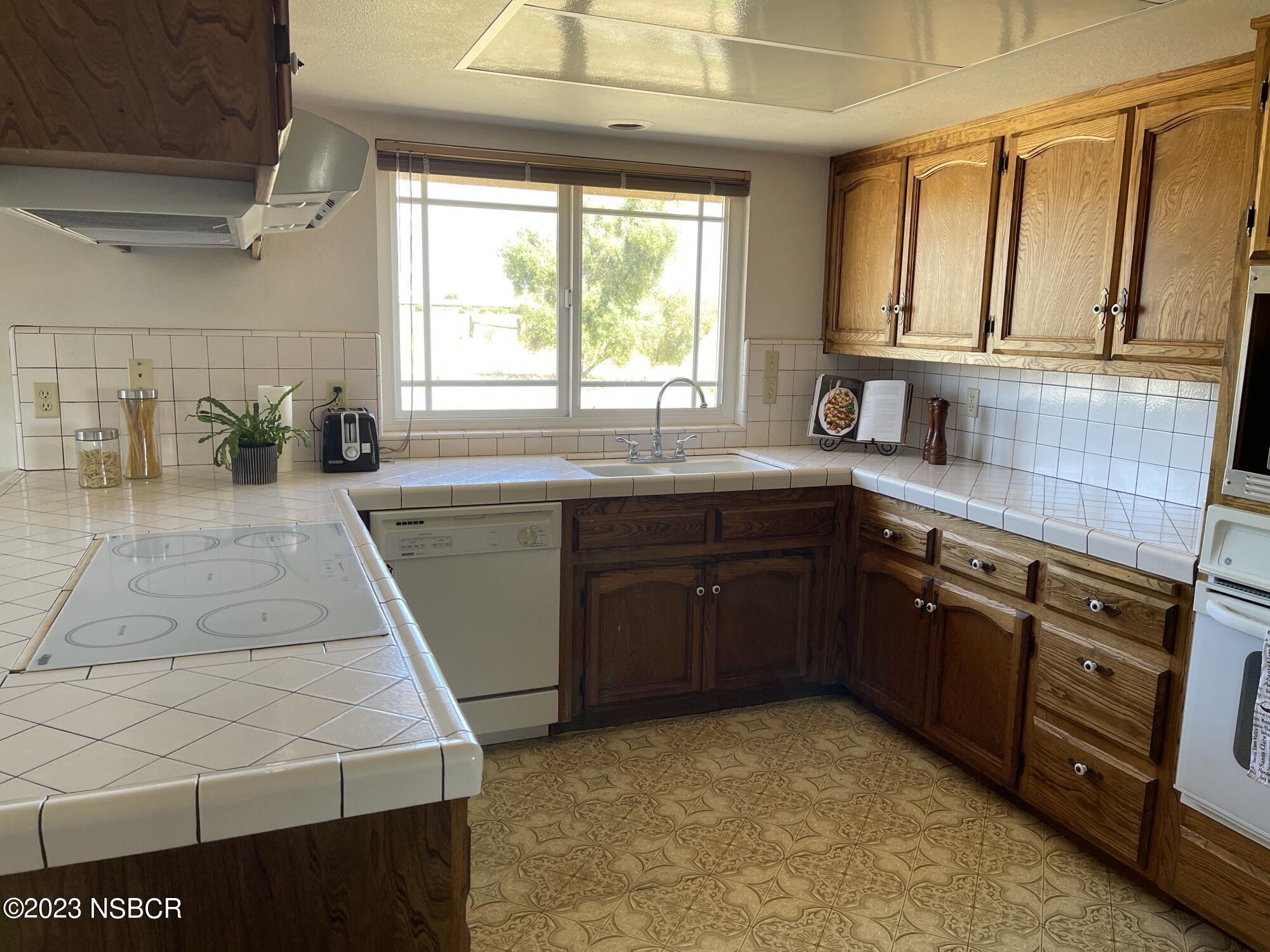 2514 Telephone Road Santa Maria, CA 93454 - Photo 14 of 33 kitchen