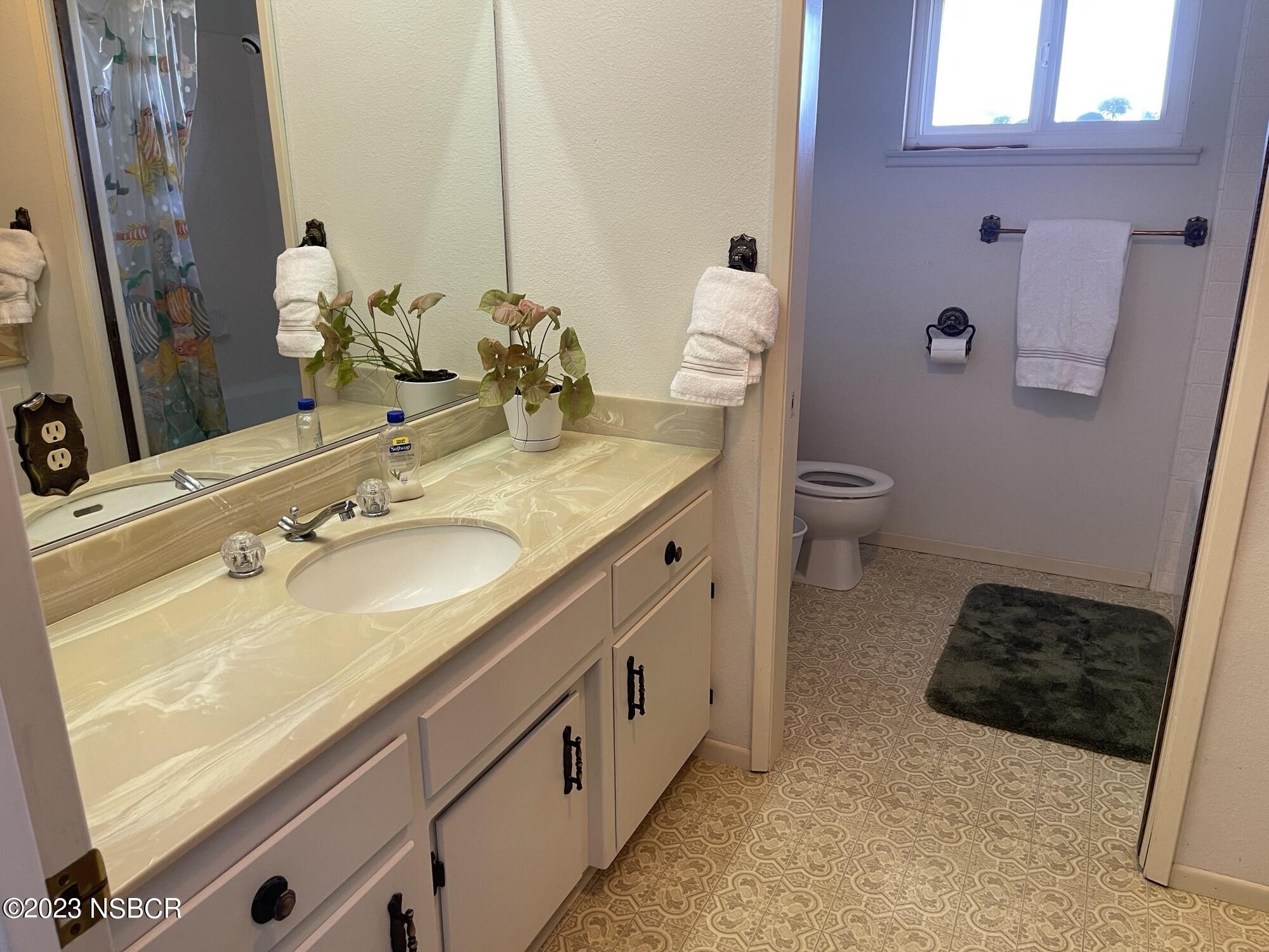 2514 Telephone Road Santa Maria, CA 93454 - Photo 21 of 33 Hall bath