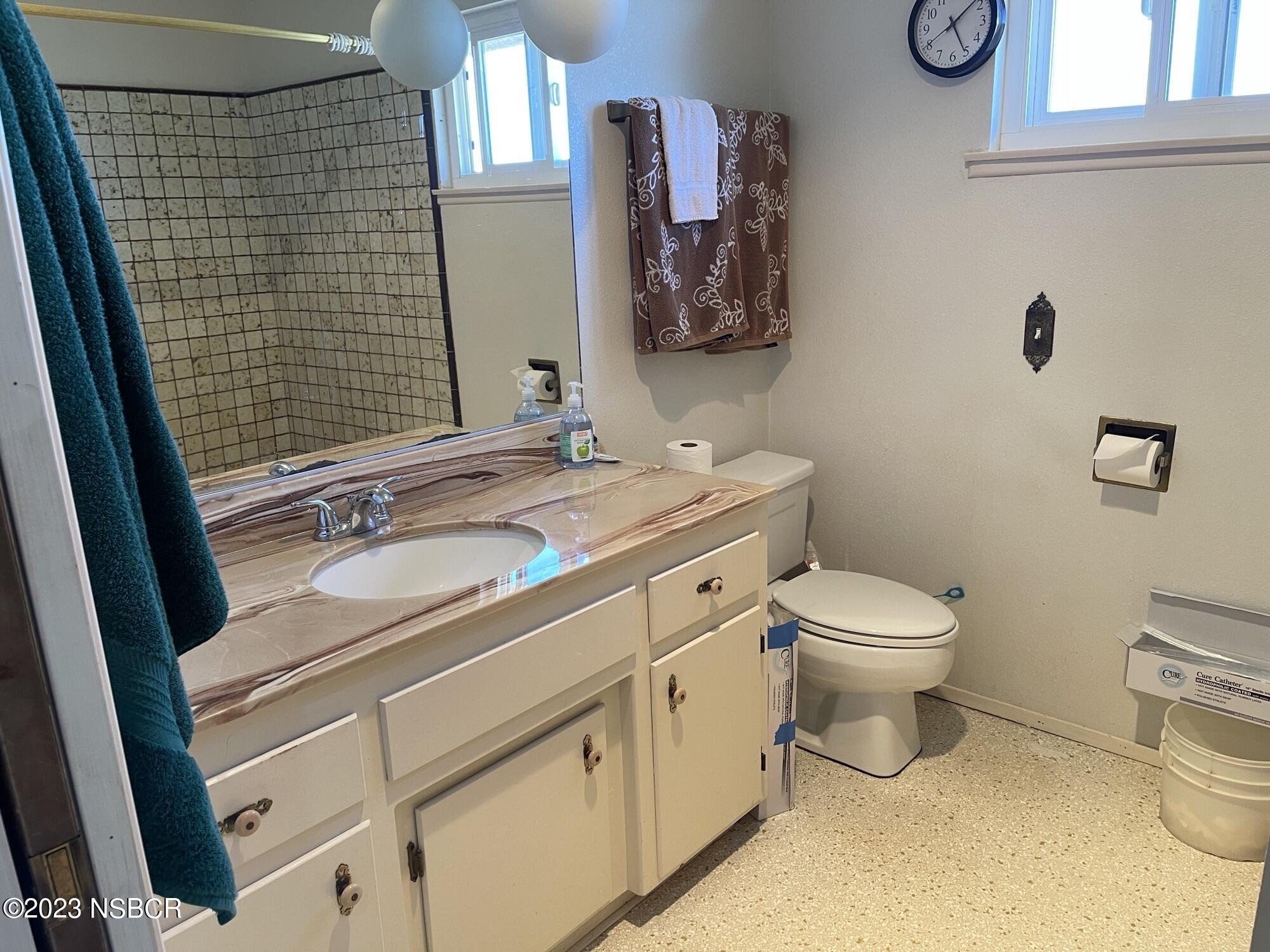 2514 Telephone Road Santa Maria, CA 93454 - Photo 24 of 33 primary bathroom