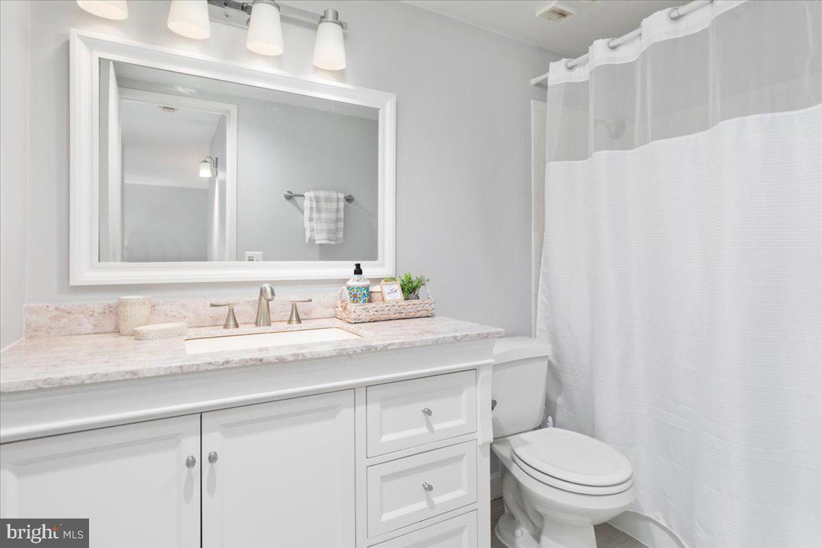 5911 Edsall Road, Unit PH02 Alexandria, VA 22304 - Photo 12 of 23 Hall Bathroom