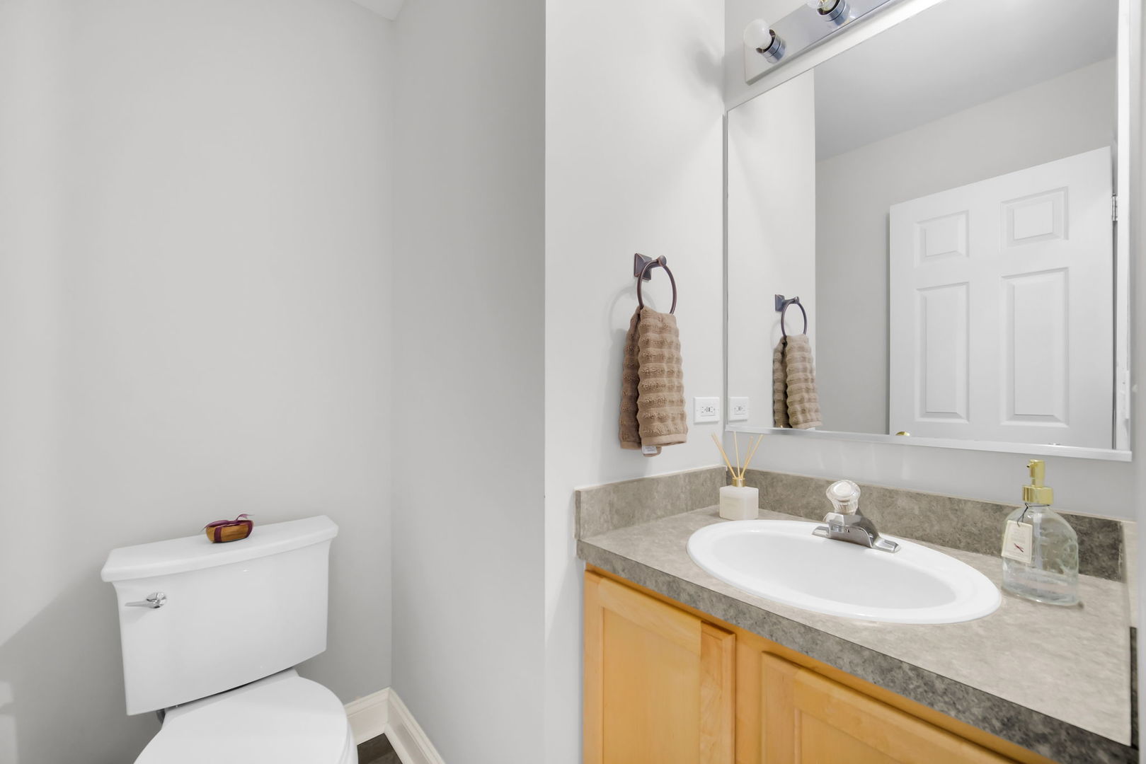2451 Stonegate Road Algonquin, IL 60102 - Photo 14 of 31 Gallery Image 14