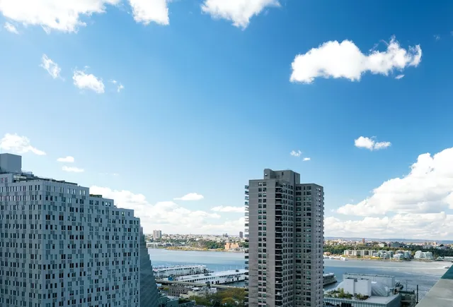 $5,995 | 500 West 56th Street, Unit 2005 | Hell's Kitchen