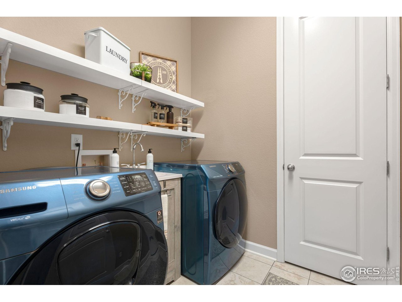 3315 Fiore Court Fort Collins, CO 80521 - Photo 5 of 33 Laundry Room