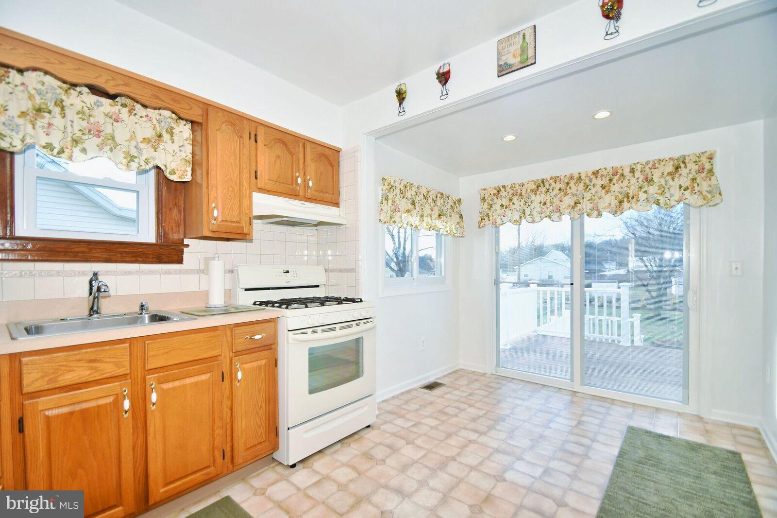 2804 Sparrows Point Road Baltimore, MD 21219 - Photo 11 of 47 Kitchen Main