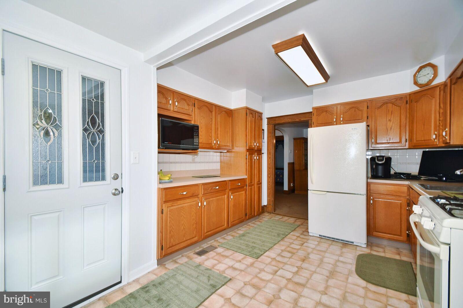 2804 Sparrows Point Road Baltimore, MD 21219 - Photo 12 of 47 Kitchen