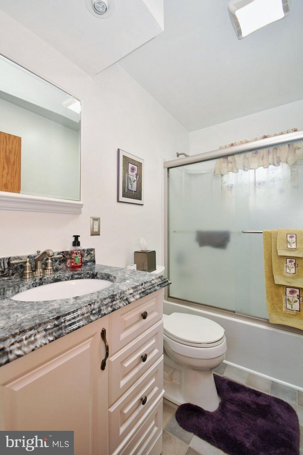 2804 Sparrows Point Road Baltimore, MD 21219 - Photo 18 of 47 2nd Full Bathroom