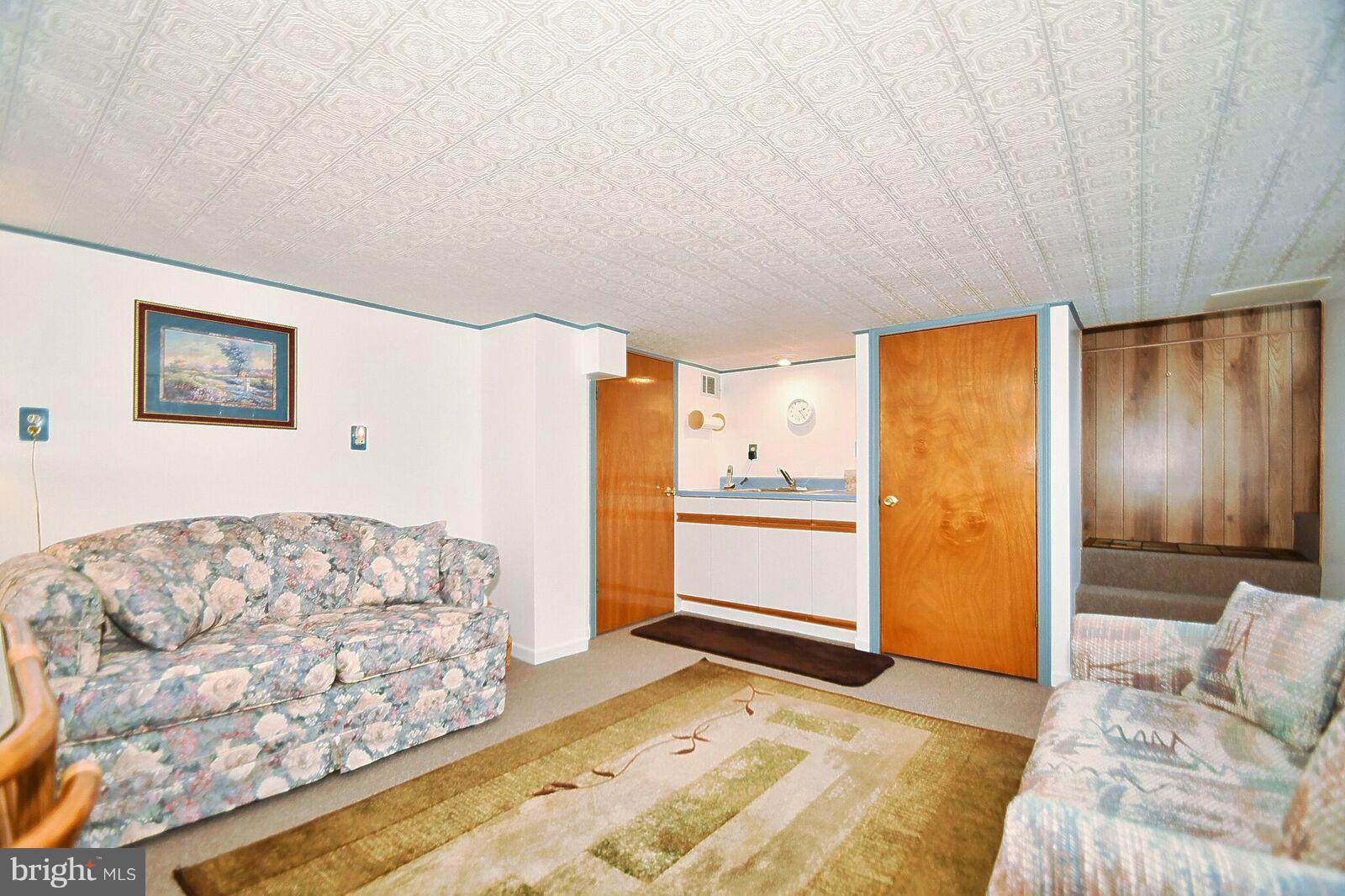 2804 Sparrows Point Road Baltimore, MD 21219 - Photo 27 of 47 Basement Living room