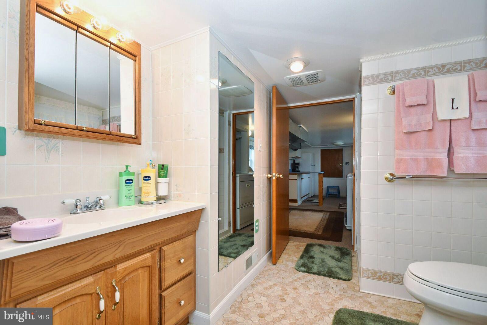 2804 Sparrows Point Road Baltimore, MD 21219 - Photo 33 of 47 Full Bathroom 1