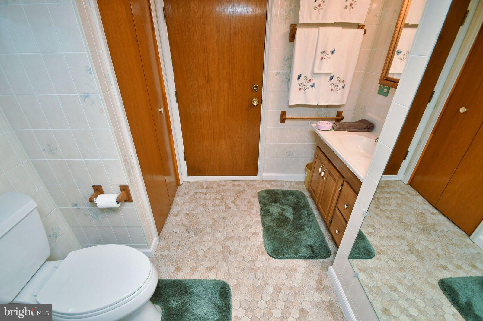2804 Sparrows Point Road Baltimore, MD 21219 - Photo 34 of 47 Full Bathroom