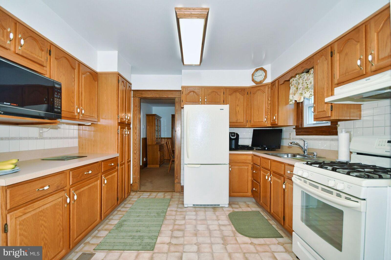 2804 Sparrows Point Road Baltimore, MD 21219 - Photo 9 of 47 Main Kitchen