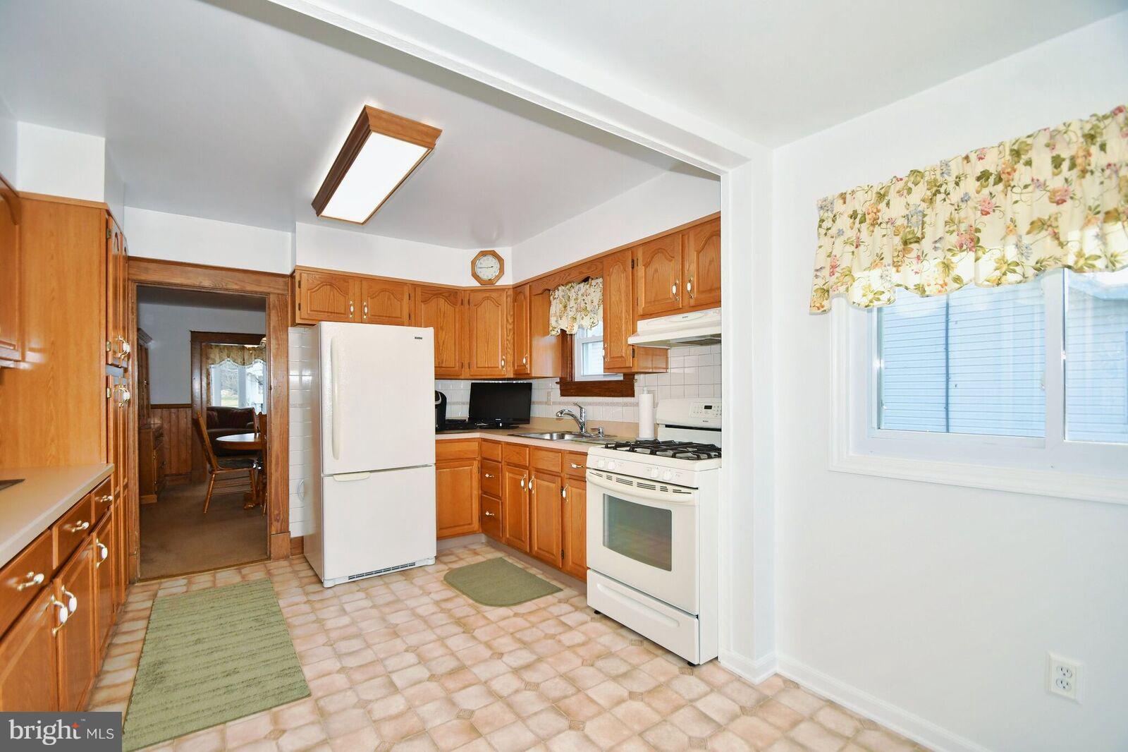 2804 Sparrows Point Road Baltimore, MD 21219 - Photo 10 of 47 Main Kitchen