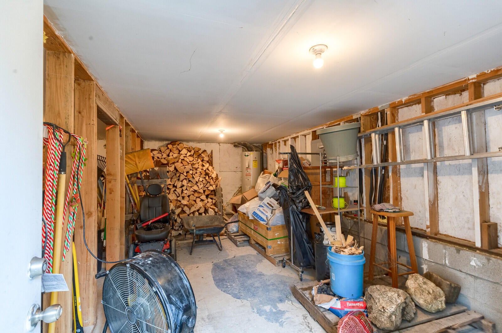 7227 Pleasant Creek Road Rogue River, OR 97537 - Photo 43 of 49 Basement storage