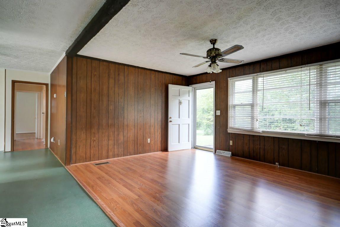 100 Incline Street Marietta, SC 29661 - Photo 5 of 30 Gallery Image 5
