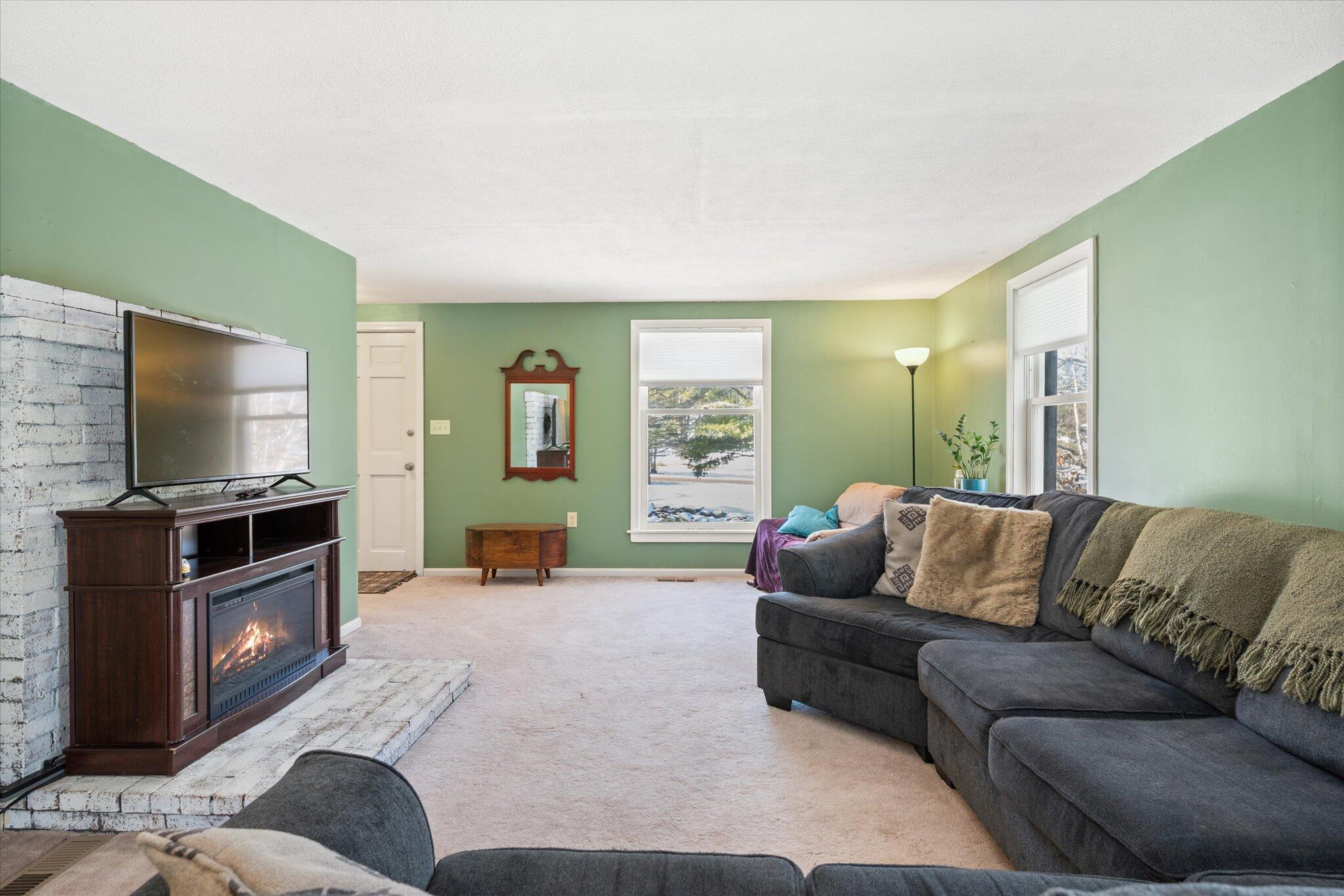 142 Ichabod Lane Hampden, ME 04444 - Photo 25 of 52 25-Living Room