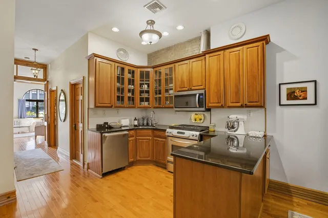 $3,850,000 | 255 West 70th Street | Upper West Side