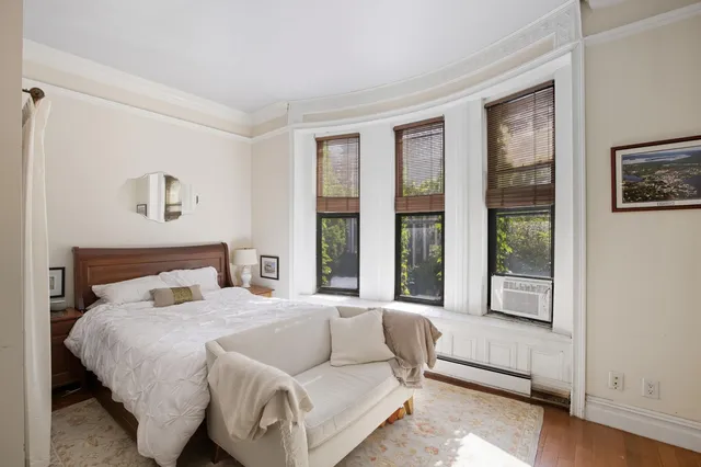 $3,850,000 | 255 West 70th Street | Upper West Side