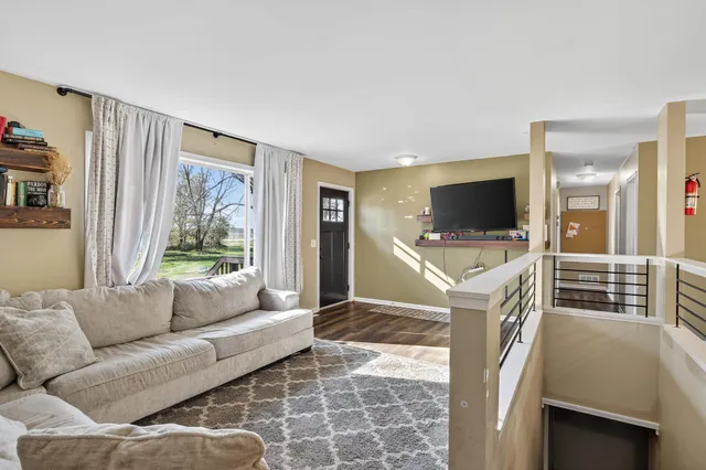 $355,000 | 14904 Highway 10, Elk River, MN 55330