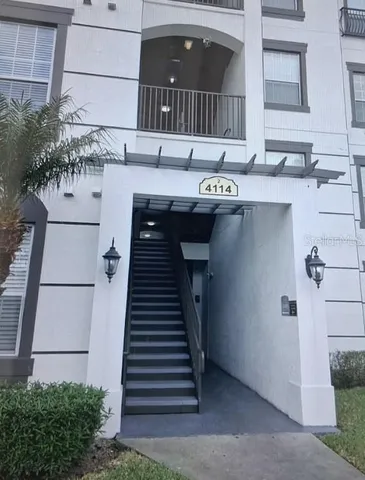 a view of a entryway of the house