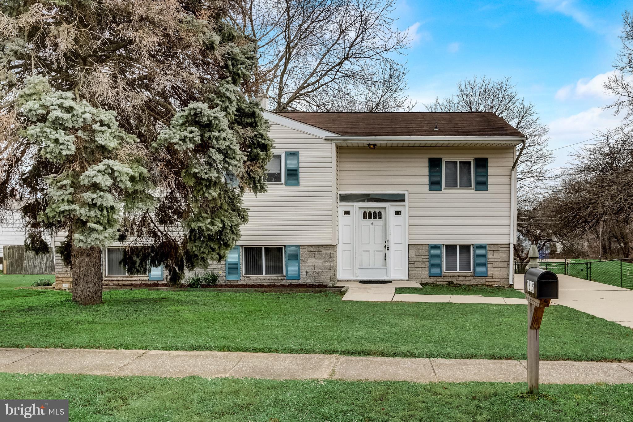 7615 Blue Grass Road Baltimore, MD 21237 - Photo 2 of 54