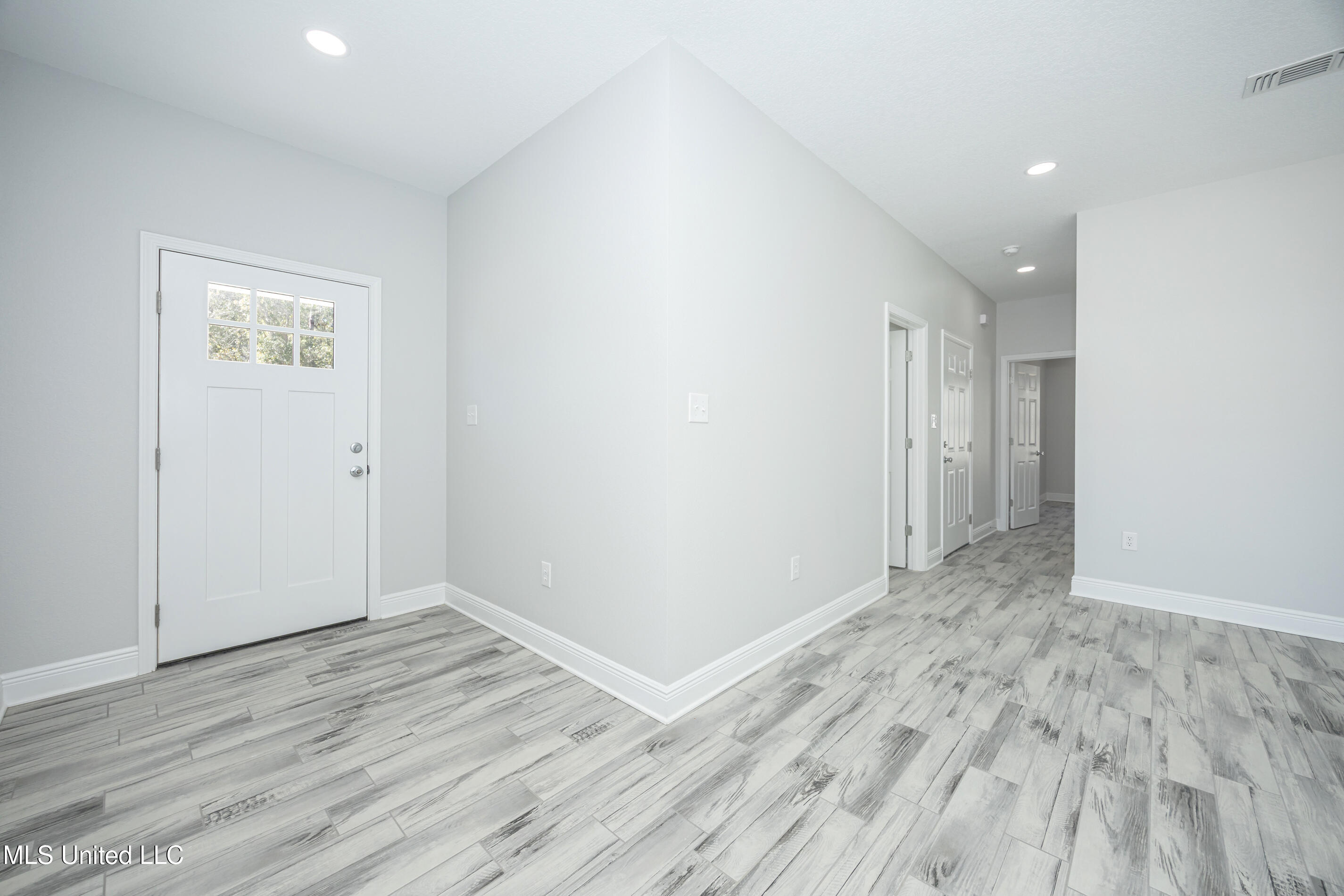 700 Peach Street Ocean Springs, MS 39564 - Photo 11 of 66 IMG_4962