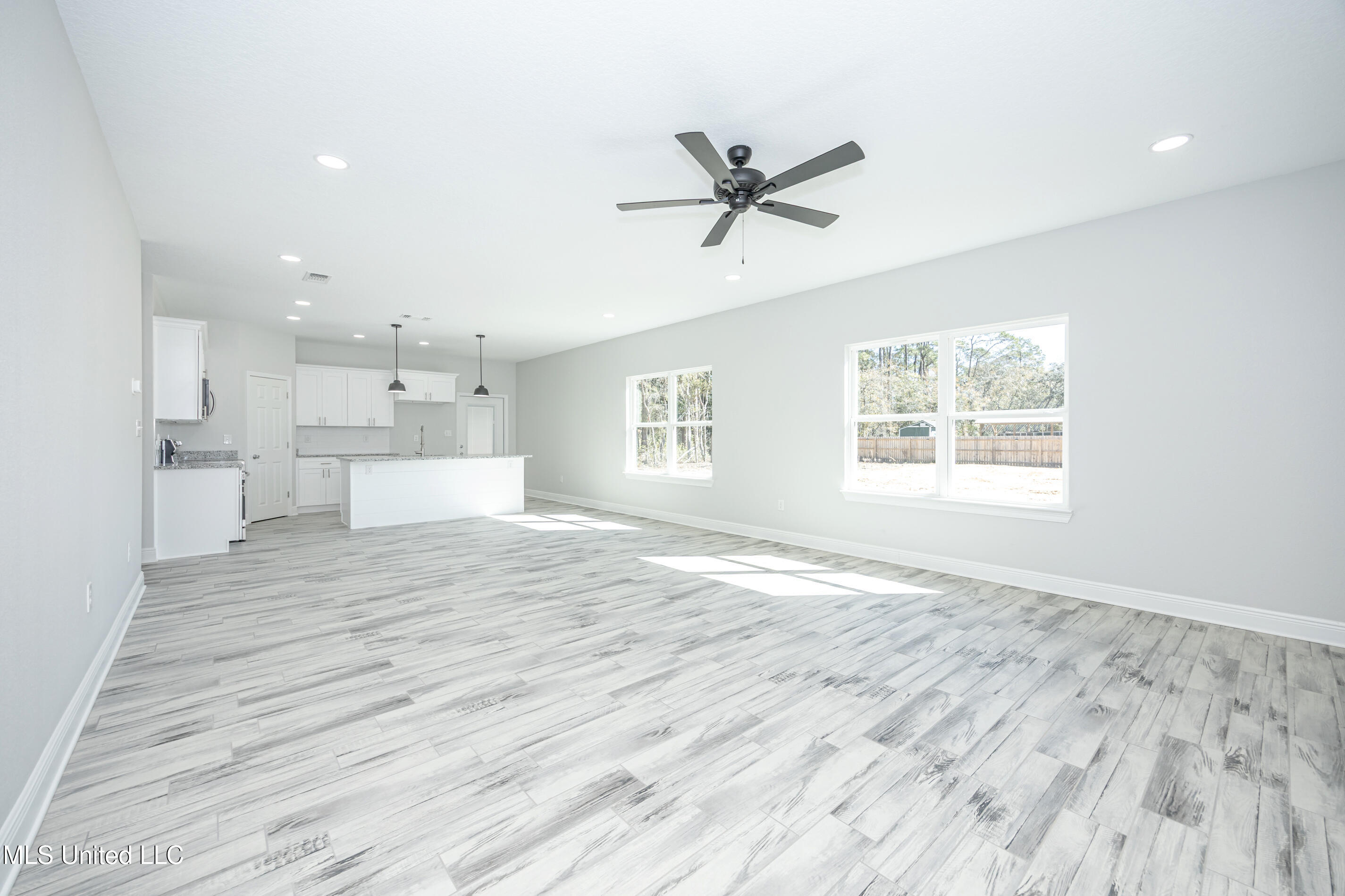 700 Peach Street Ocean Springs, MS 39564 - Photo 13 of 66 IMG_4963