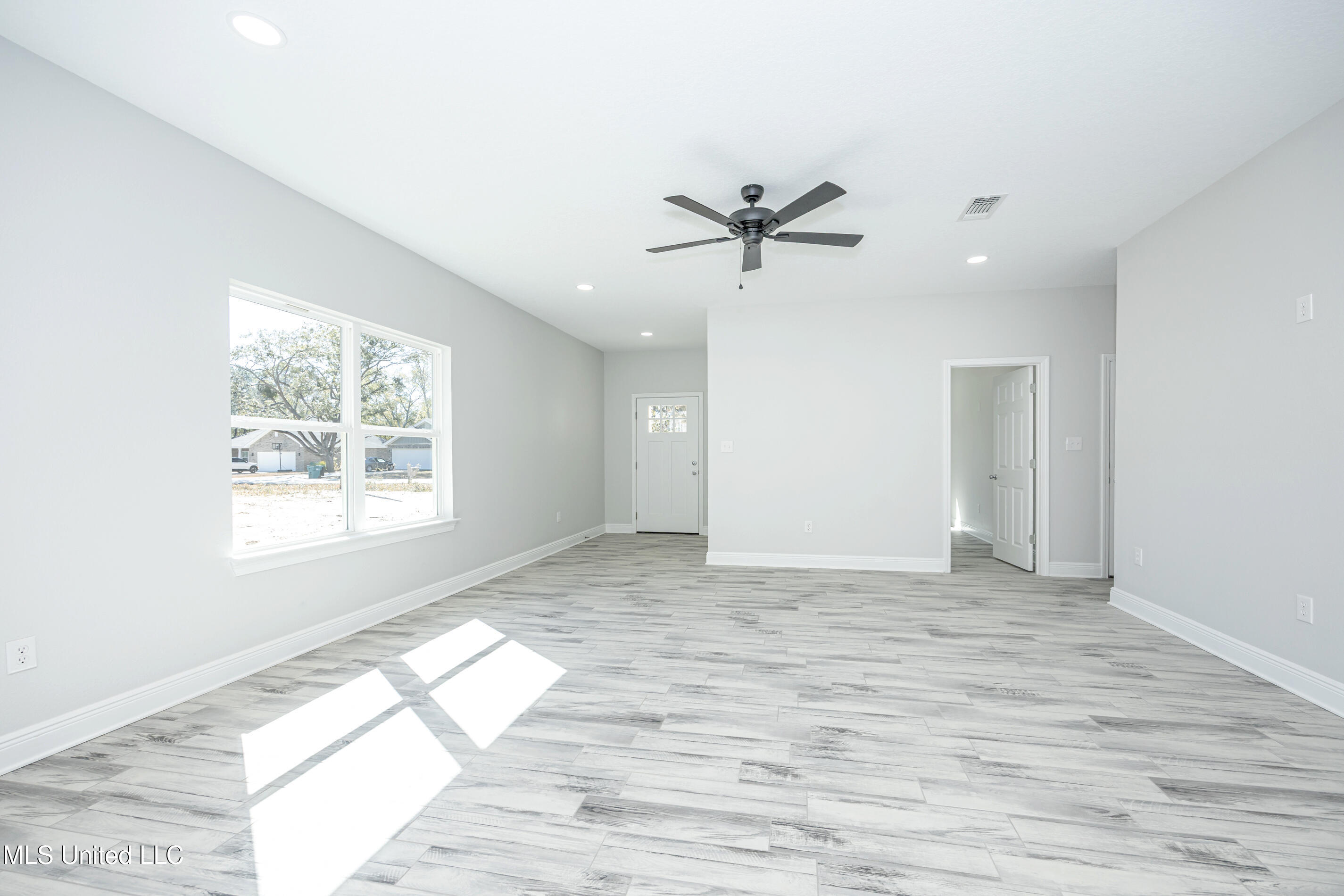 700 Peach Street Ocean Springs, MS 39564 - Photo 14 of 66 IMG_4964