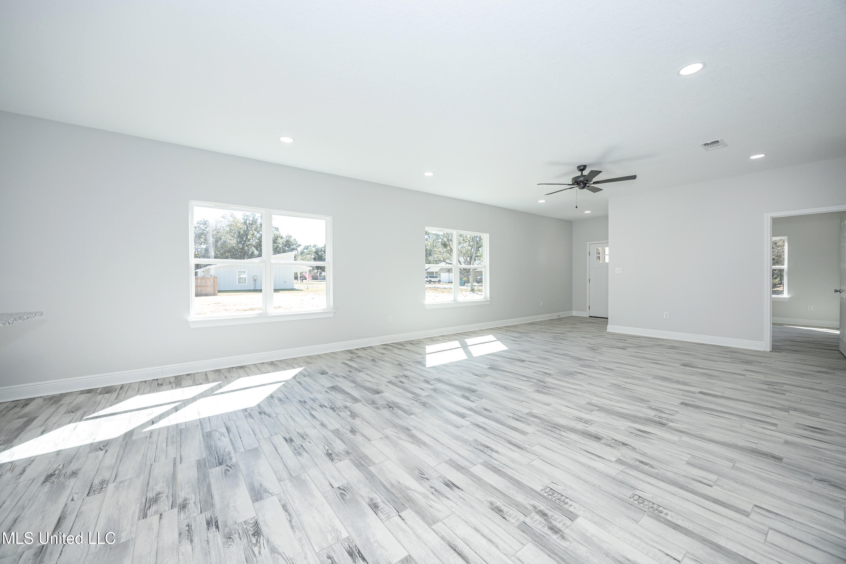 700 Peach Street Ocean Springs, MS 39564 - Photo 15 of 66 IMG_4965