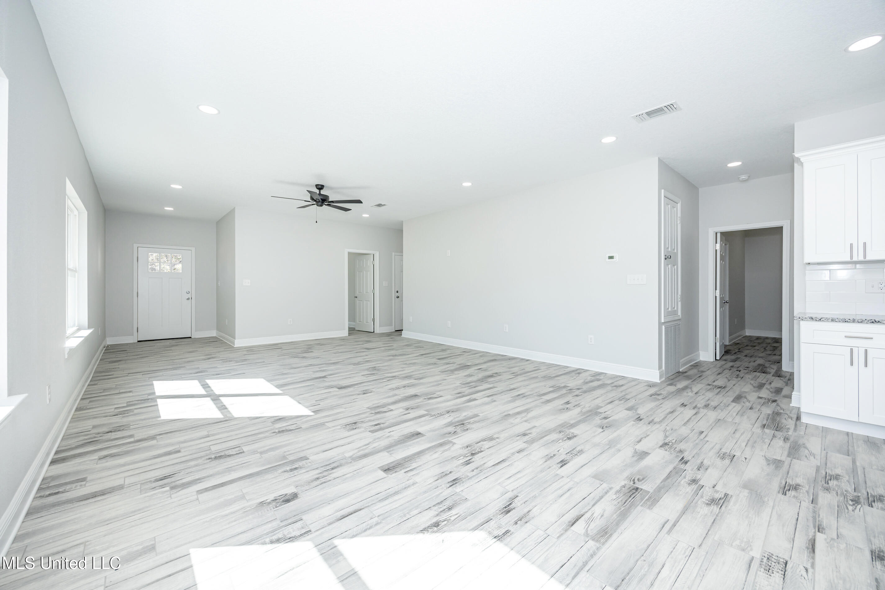 700 Peach Street Ocean Springs, MS 39564 - Photo 16 of 66 IMG_4966