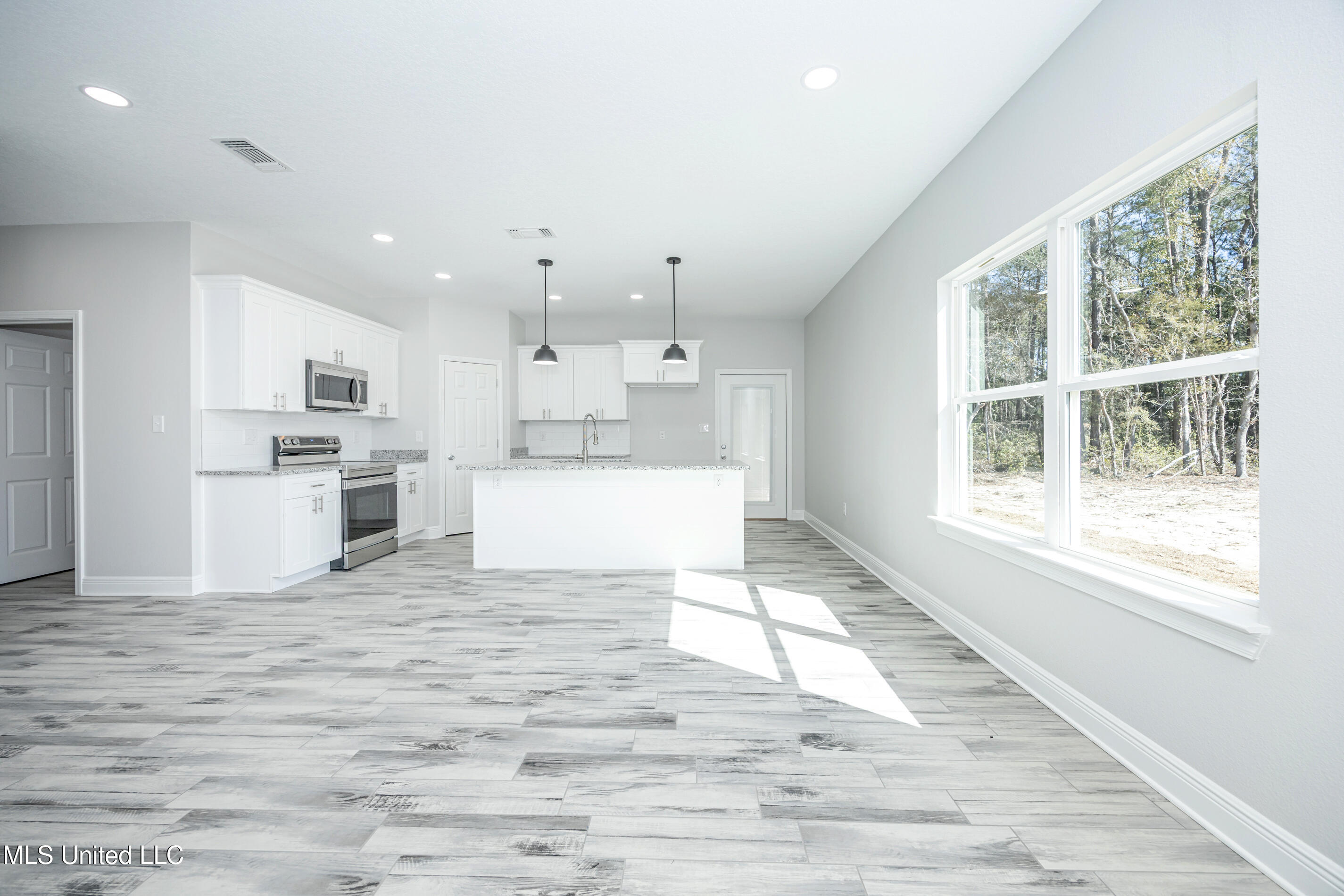 700 Peach Street Ocean Springs, MS 39564 - Photo 17 of 66 IMG_4967