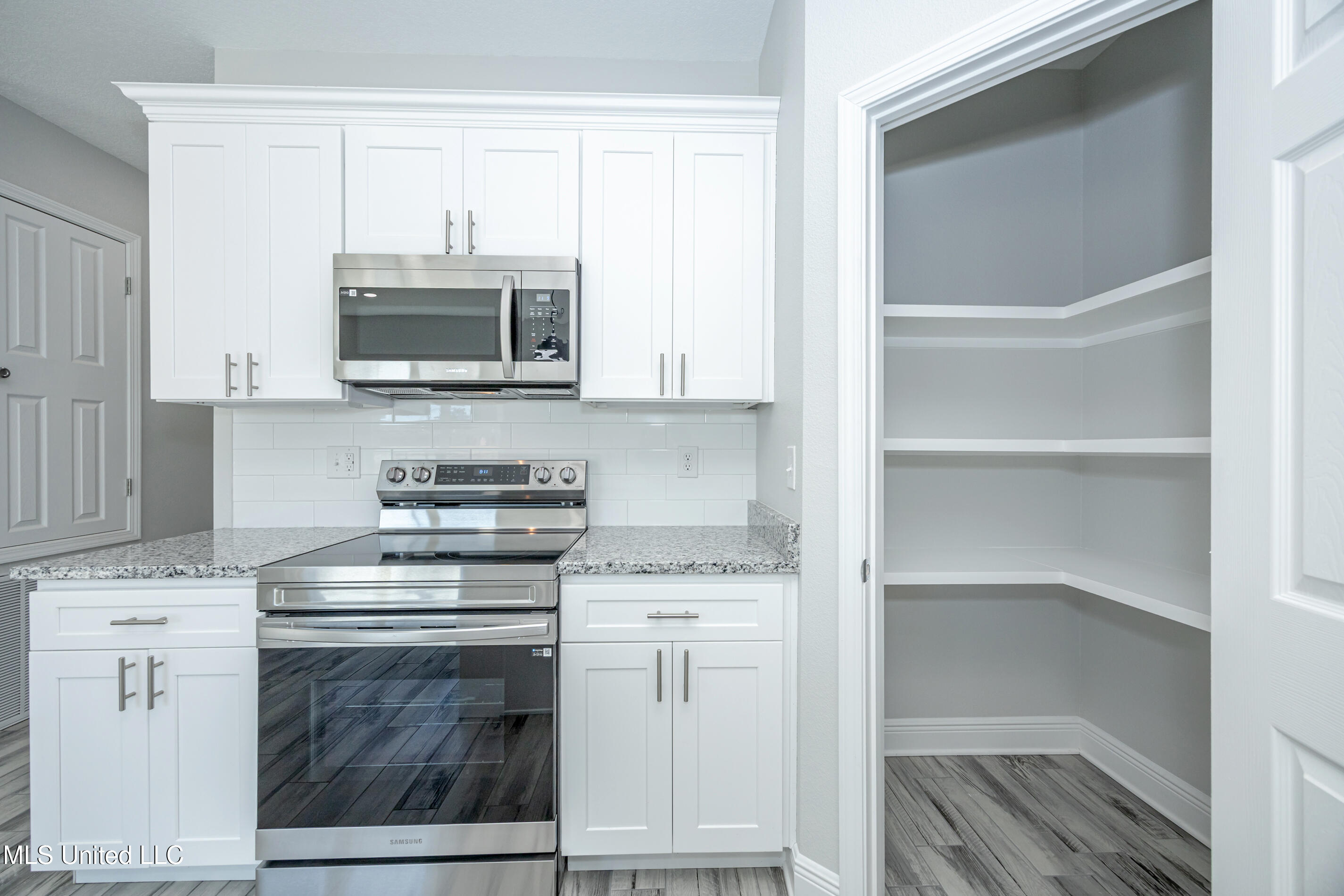 700 Peach Street Ocean Springs, MS 39564 - Photo 21 of 66 IMG_4971