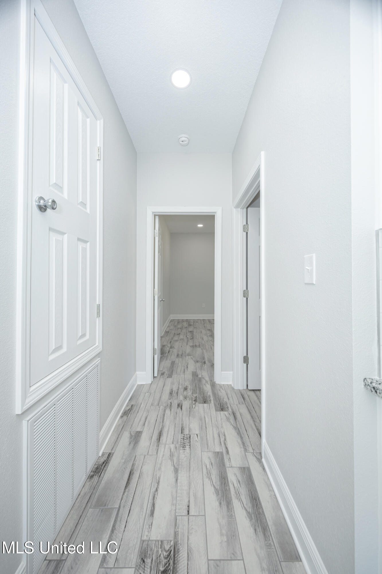 700 Peach Street Ocean Springs, MS 39564 - Photo 27 of 66 IMG_4979