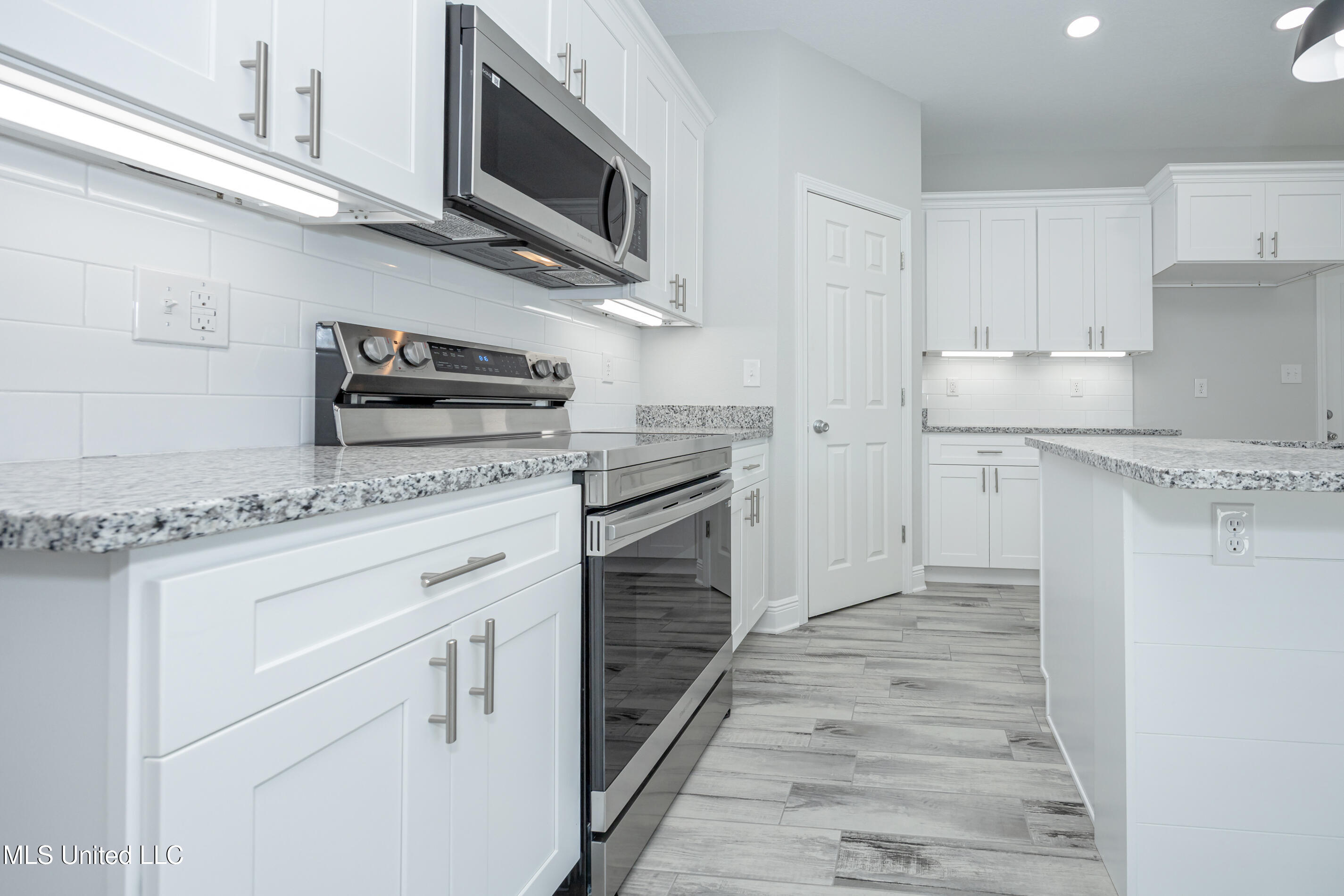 700 Peach Street Ocean Springs, MS 39564 - Photo 39 of 66 IMG_4992