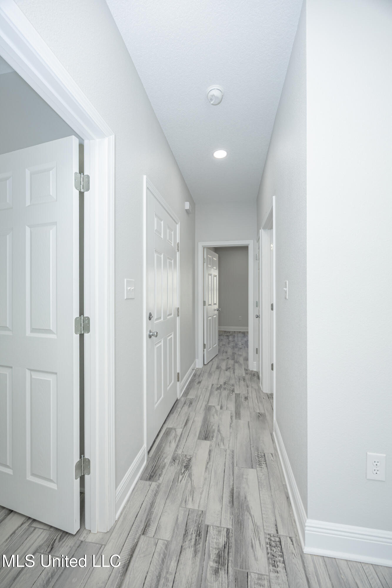 700 Peach Street Ocean Springs, MS 39564 - Photo 44 of 66 IMG_4998