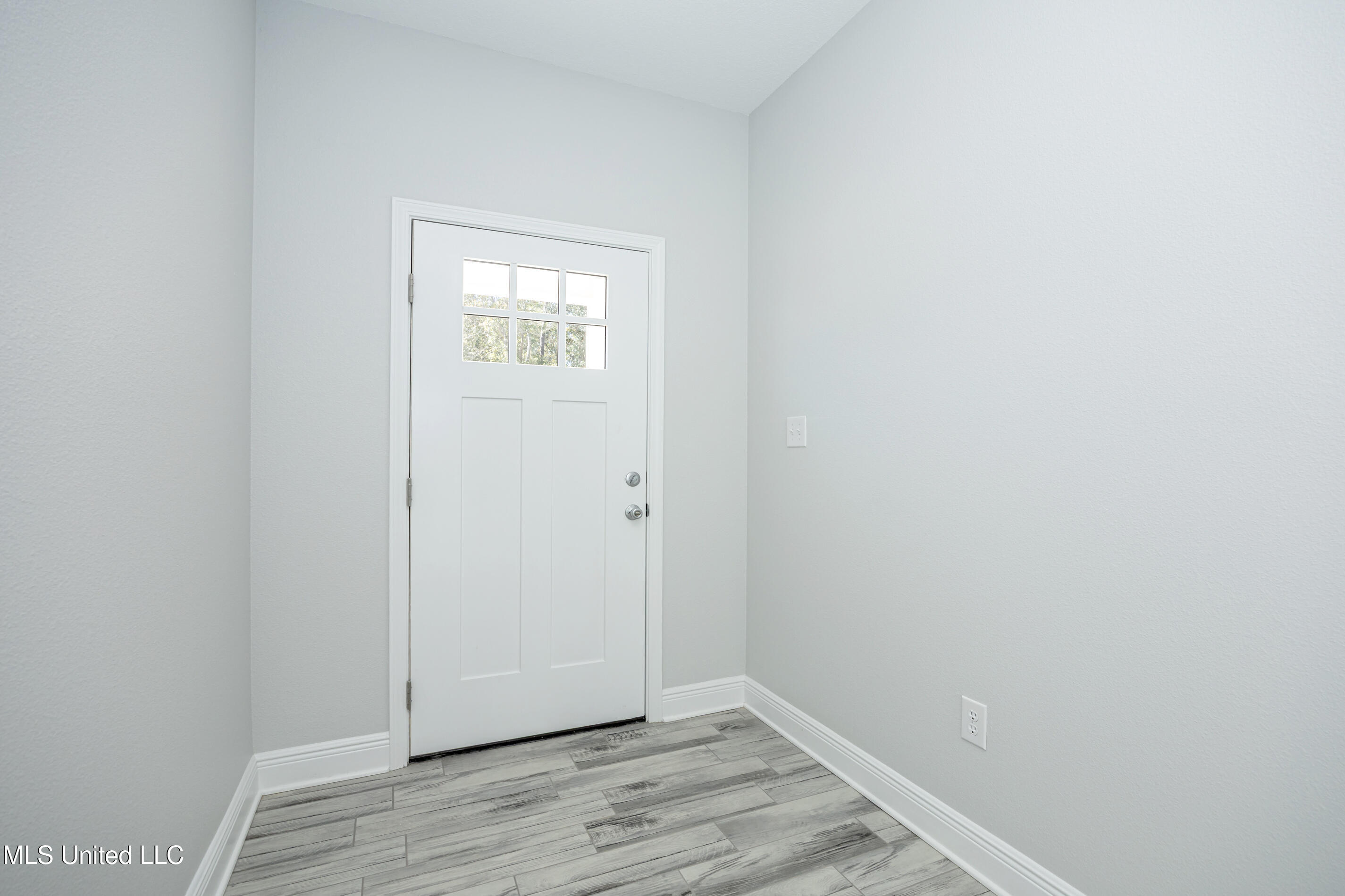 700 Peach Street Ocean Springs, MS 39564 - Photo 9 of 66 IMG_4960